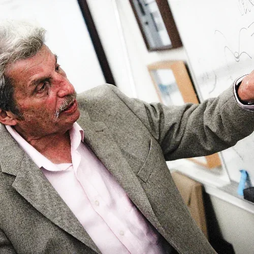 Yakir Aharonov